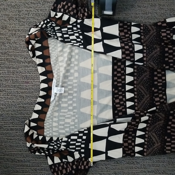 Diane Von Furstenberg Black and Cream Geometric Wrap Dress - Picture 11 of 14